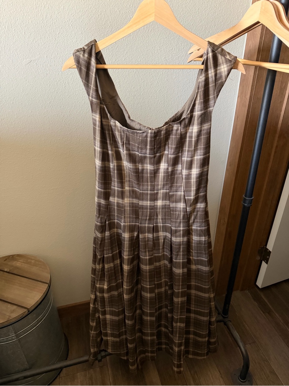 Brown Plaid Sleeveless Midi Dress